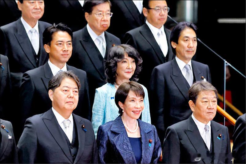 高市早苗支持率71%【年轻族群力挺高市内阁支持率突破七成】海外新鲜事日本首位