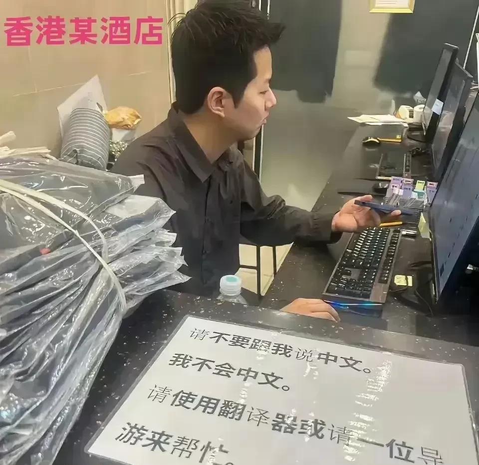 这个逆子的所行所为，相信都是惯出来的！小孩子不听话，相应的执法部门该打它屁股了。