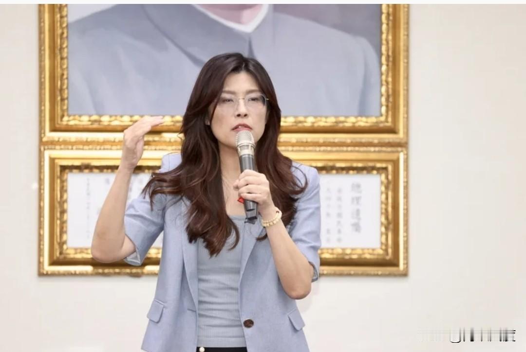 《联合报》改变挺郝龙斌立场，发表持平评论，今日发表短评表示：就是赵少康本人来选也