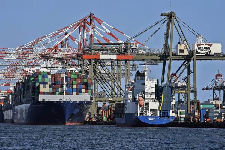 太解气了！你敢动我的运河港口，我就掐你的经济命脉！中国这波反制招招致命！巴拿