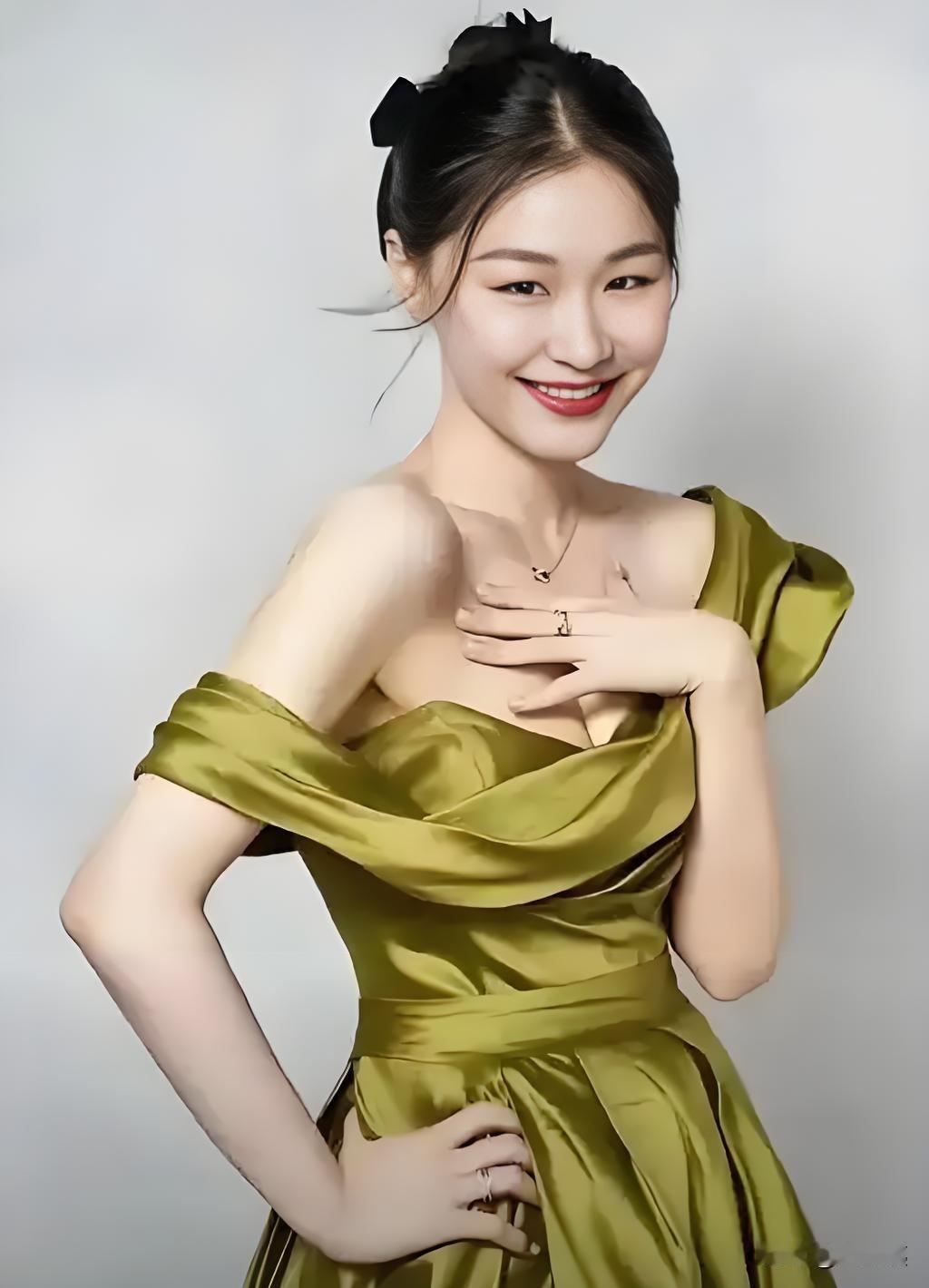 金靖恋爱观惊爆全网：找男人像投简历，半个月没回音就换下家！