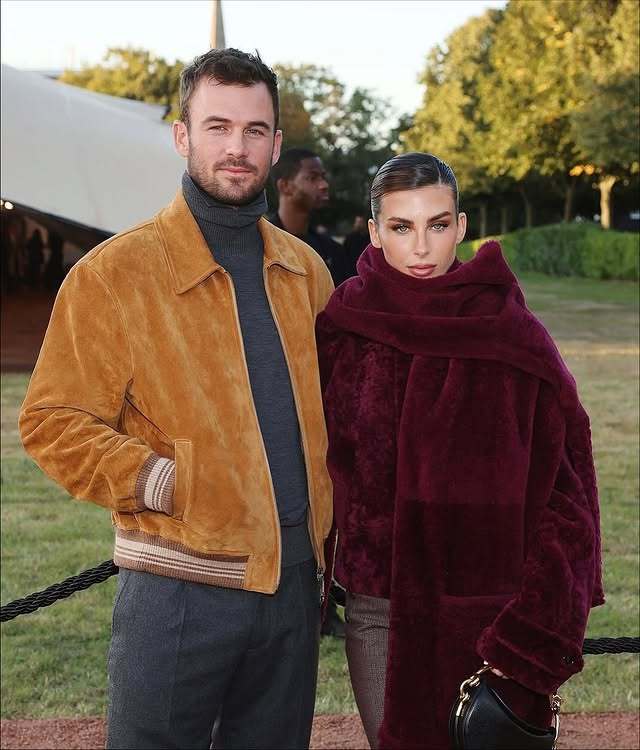 美国网球帅哥保罗和未婚妻PaigeLorenze亮相Burberry伦敦秀场，