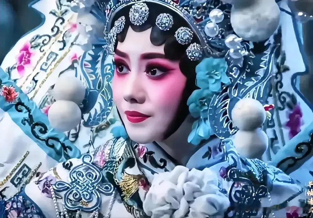 《主角》突然停播？别慌！不是剧烂，是观众太上头最近大伙都懵了：央视爆款《主