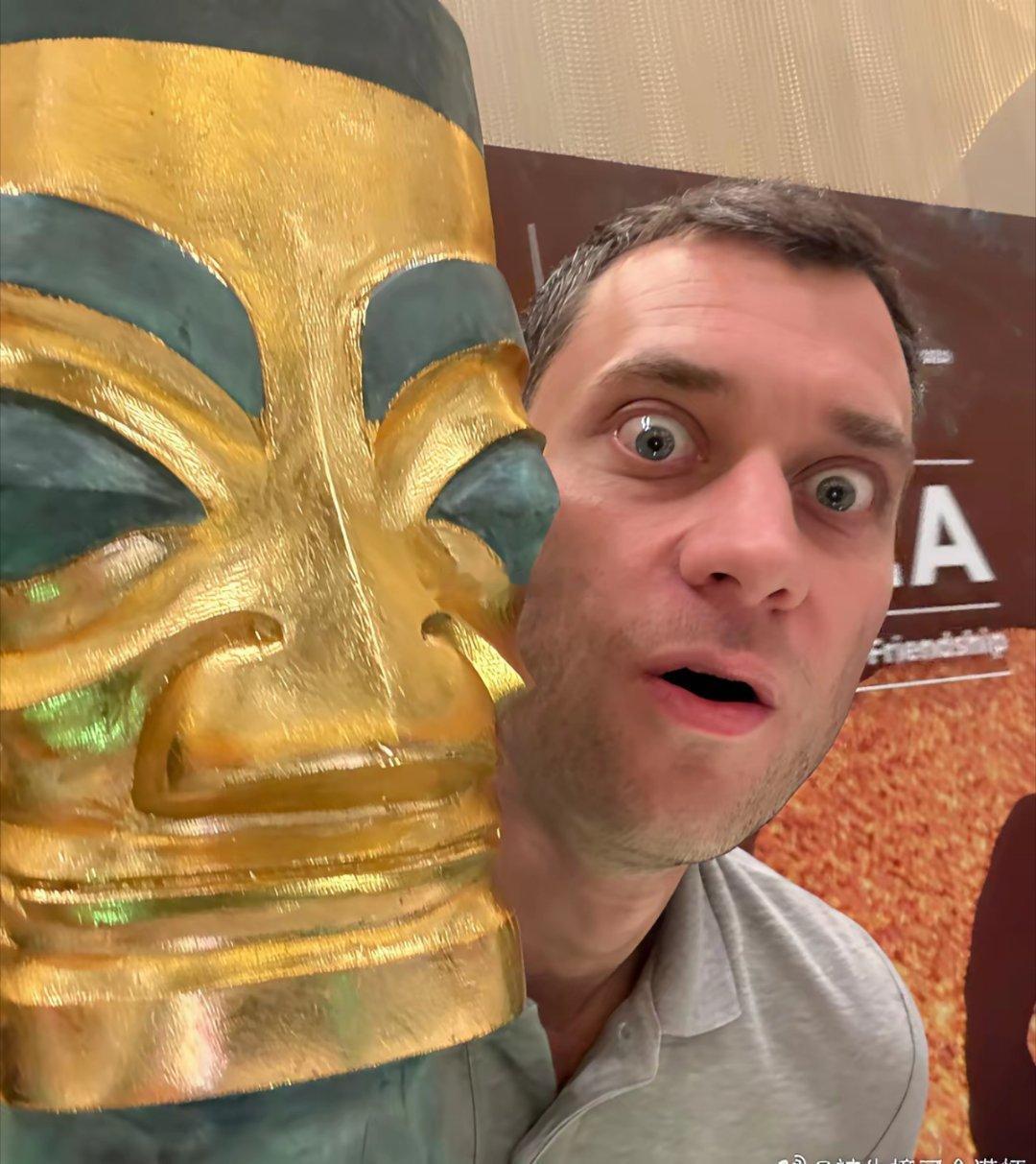 老外在三星堆拍到了人生照片