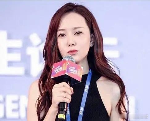 孙宇晨目前已知的三个女友，马佳佳，曾颖，景甜。貌似景甜损失的最多马佳佳，以前云南