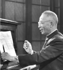 1950年，一列火车上，音乐家王莘突然大哭不已，乘客都以为他“神经病”，但王莘毫