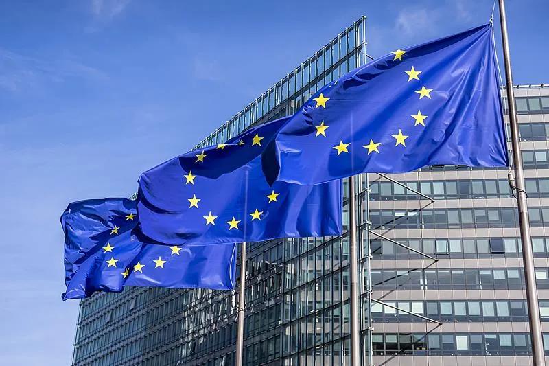 欧盟拒绝谈判，是傻吗？连美国都不拒绝与俄罗斯谈判啊俄美在谈，美乌在谈，欧乌