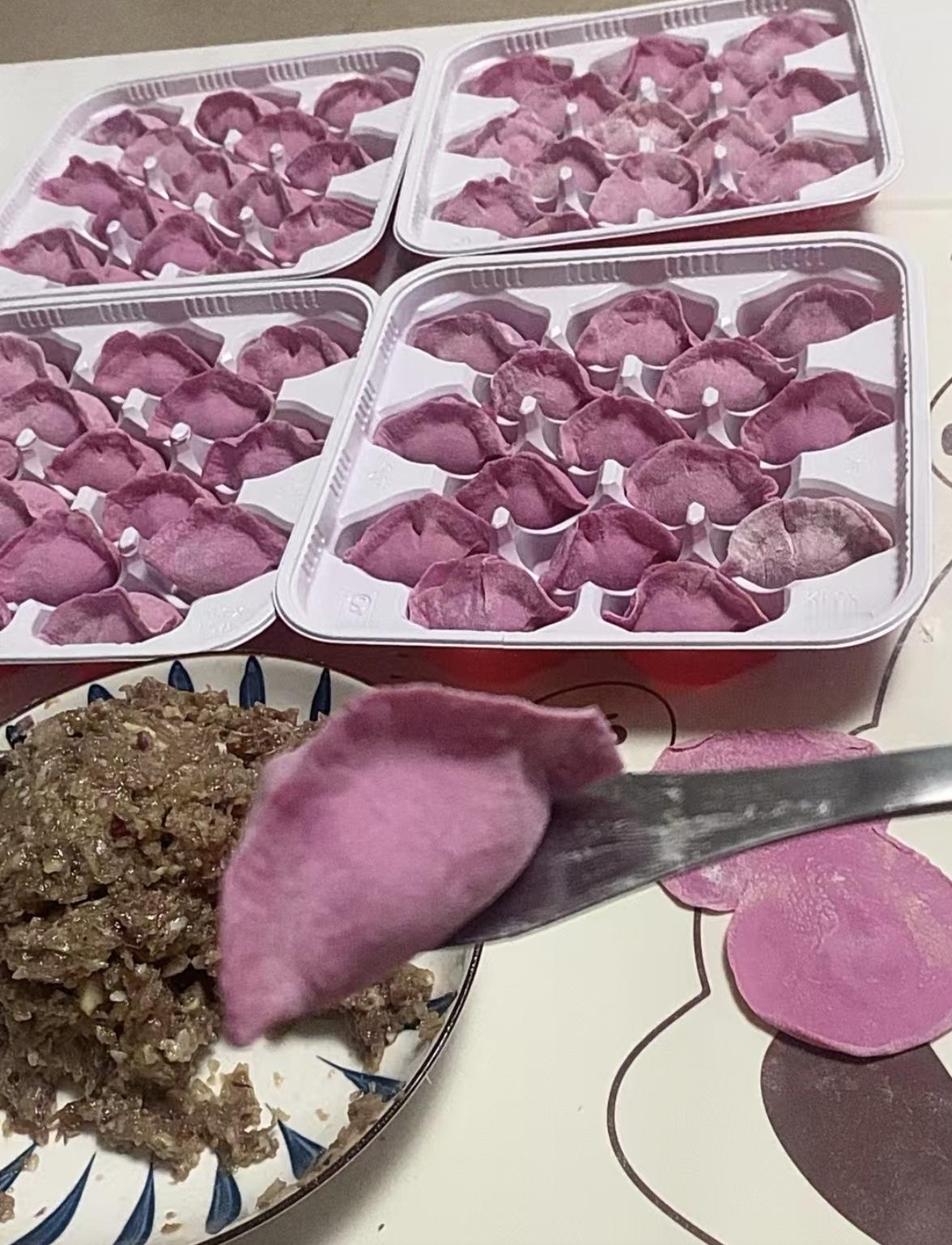 饺子皮除了面粉和盐还放别的不?饺子皮除了面粉和盐，还放其他东西吗？第一：我