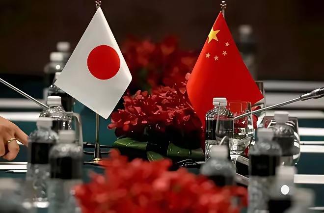 为什么要让对方开第1枪，如果日本要是在第一时间内发射上百甚至上千枚的导弹。那