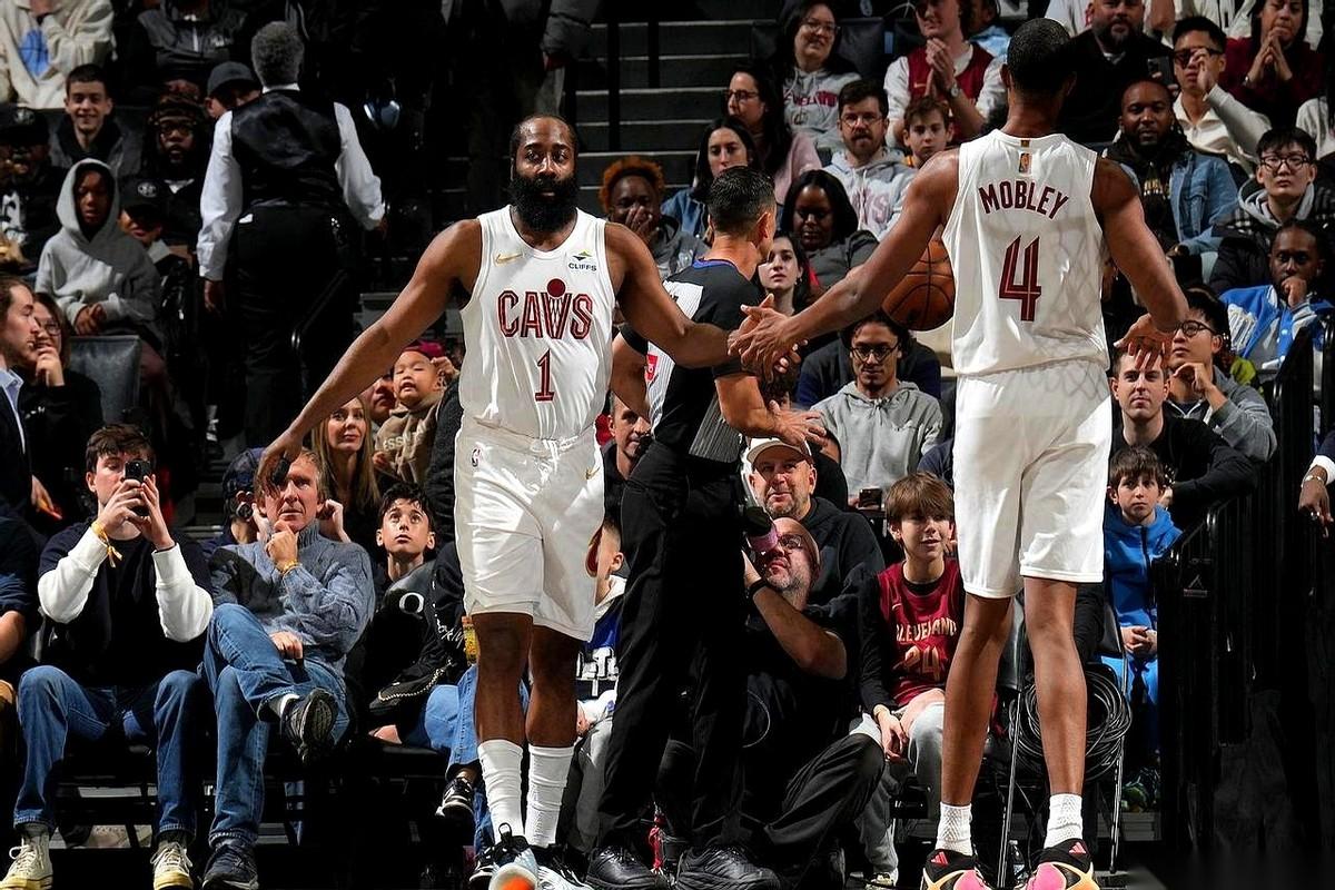 都说尼克斯后面四场悬了，搞不好一波连败直接掉下去，要碰骑士。但现在有一种声音，