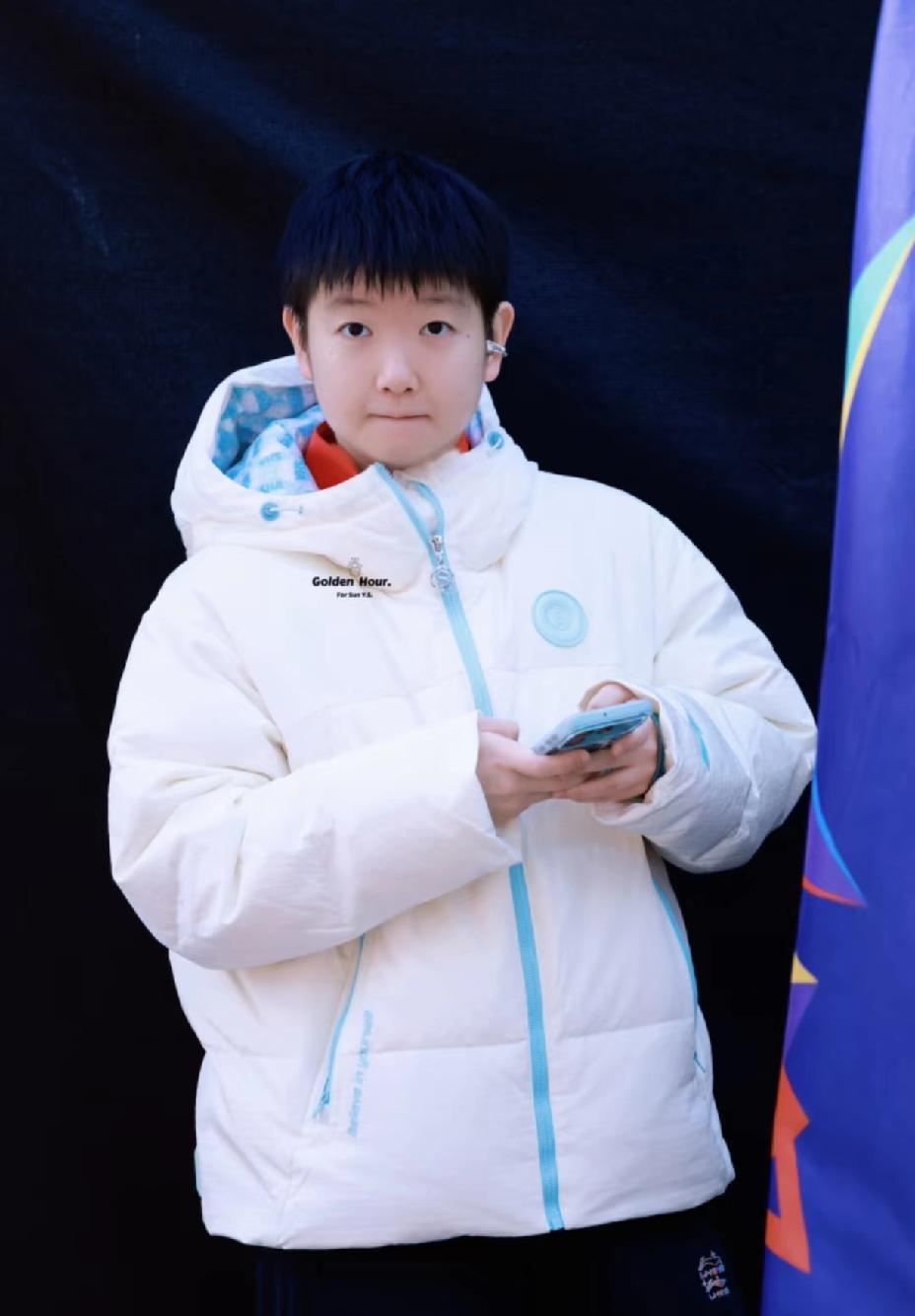 也不知道莎莎那“800个心眼子”哪来的，这点呆萌的样子，哪儿像25岁的。怪