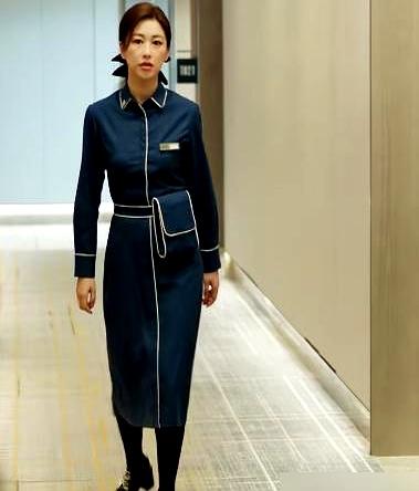 41岁的朱珠，用“小肚子”干翻了整个娱乐圈的白瘦幼审美！网上炸了，一个5