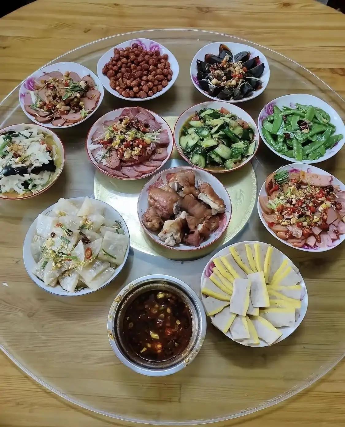 这么丰盛的家宴，大家预估多少钱？
