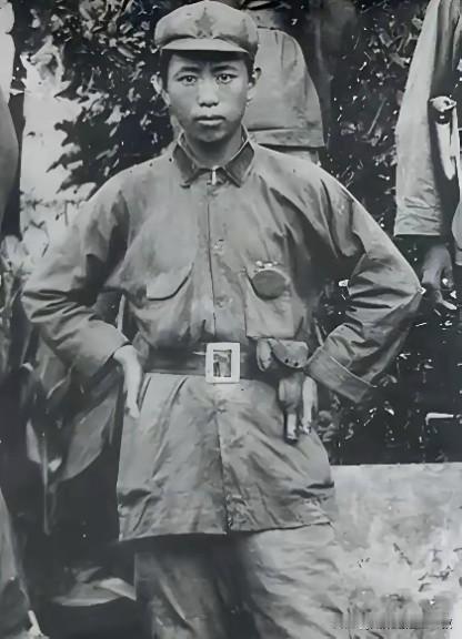 毛主席带出的人民军队，“精气神”就是不一样。要知道这是80多年前的照片。
