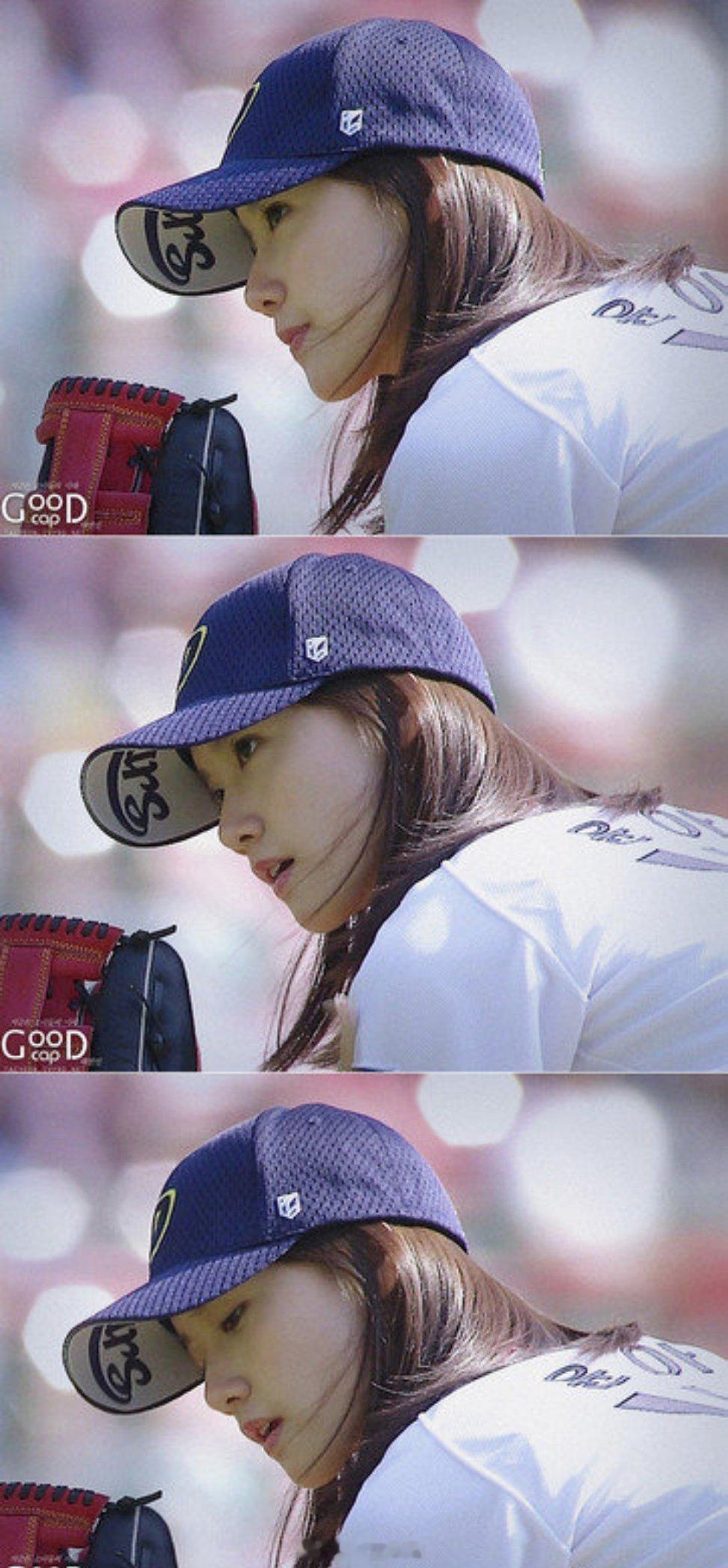 林允儿的十年前VS十年后棒球开球图来啦，十年的时光匆匆流逝啊，岁月好像没怎么在林