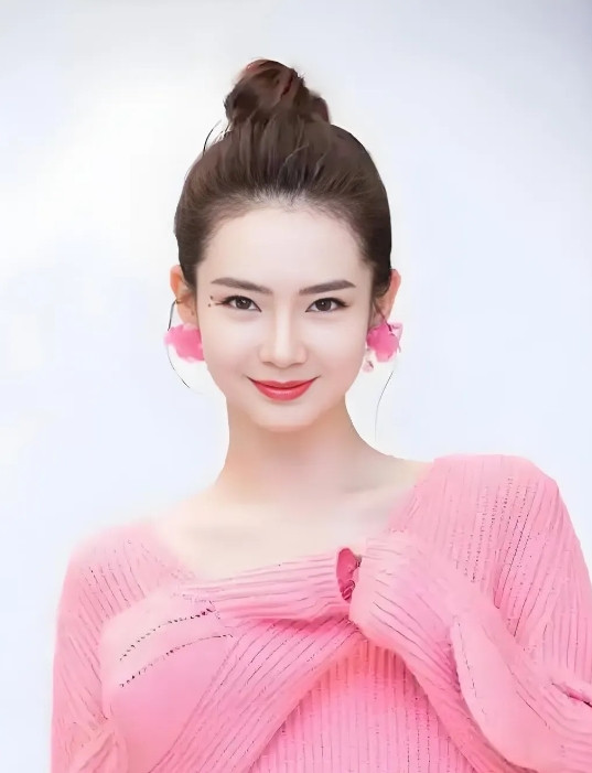 戚薇果然不一般终于明白为什么这么多男的喜欢她一次拍戏中，不小心弄脏了衣服