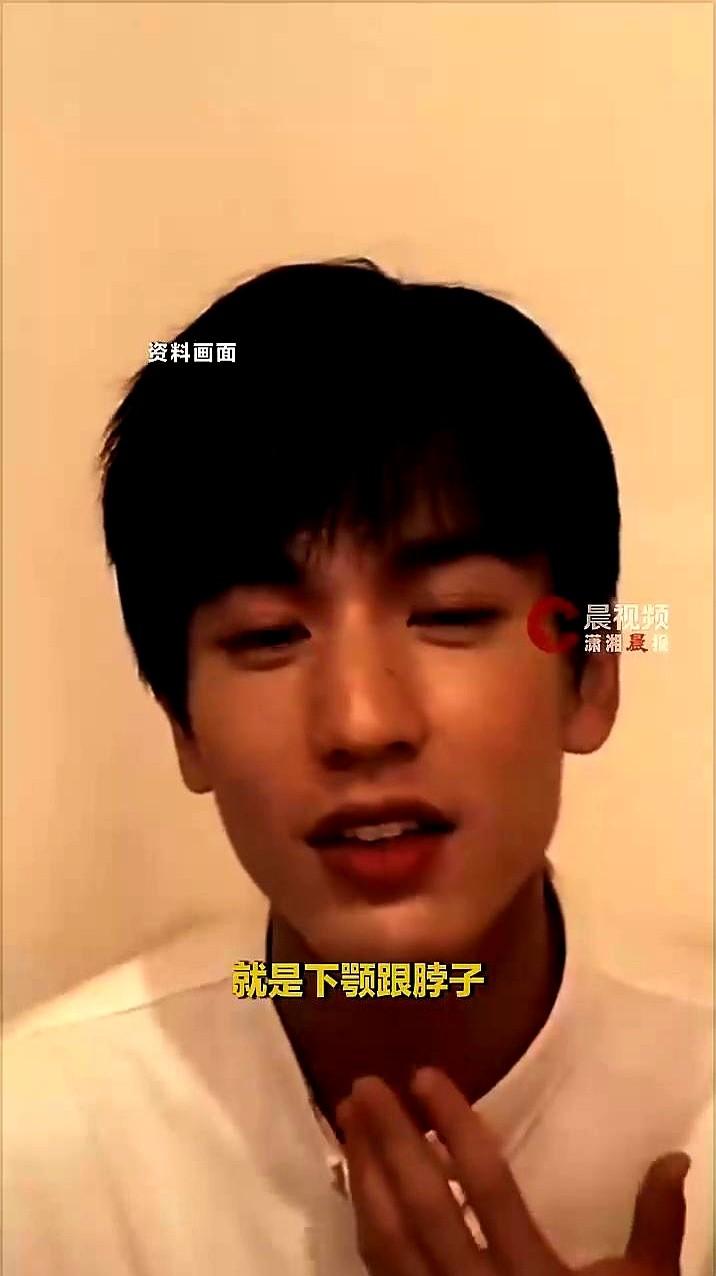 张凌赫瘦下来，全靠自己看不下去！大学时体重飙到200斤，脸胖得下颚线都没了，