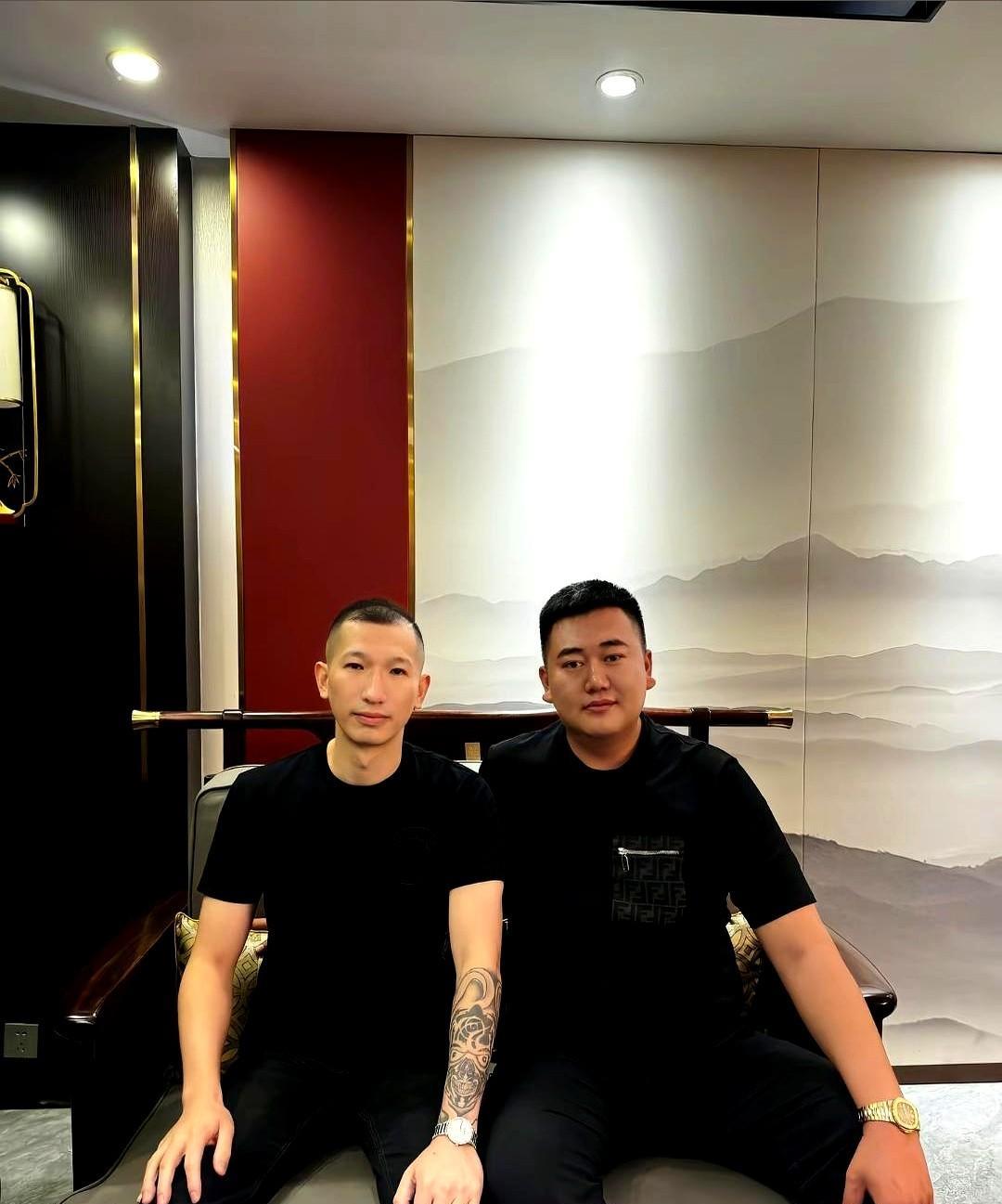 千台豪车、亿元贷款、月还百万，石家庄张晓民把超跑玩成杠杆游戏。镜头拉远，车不是