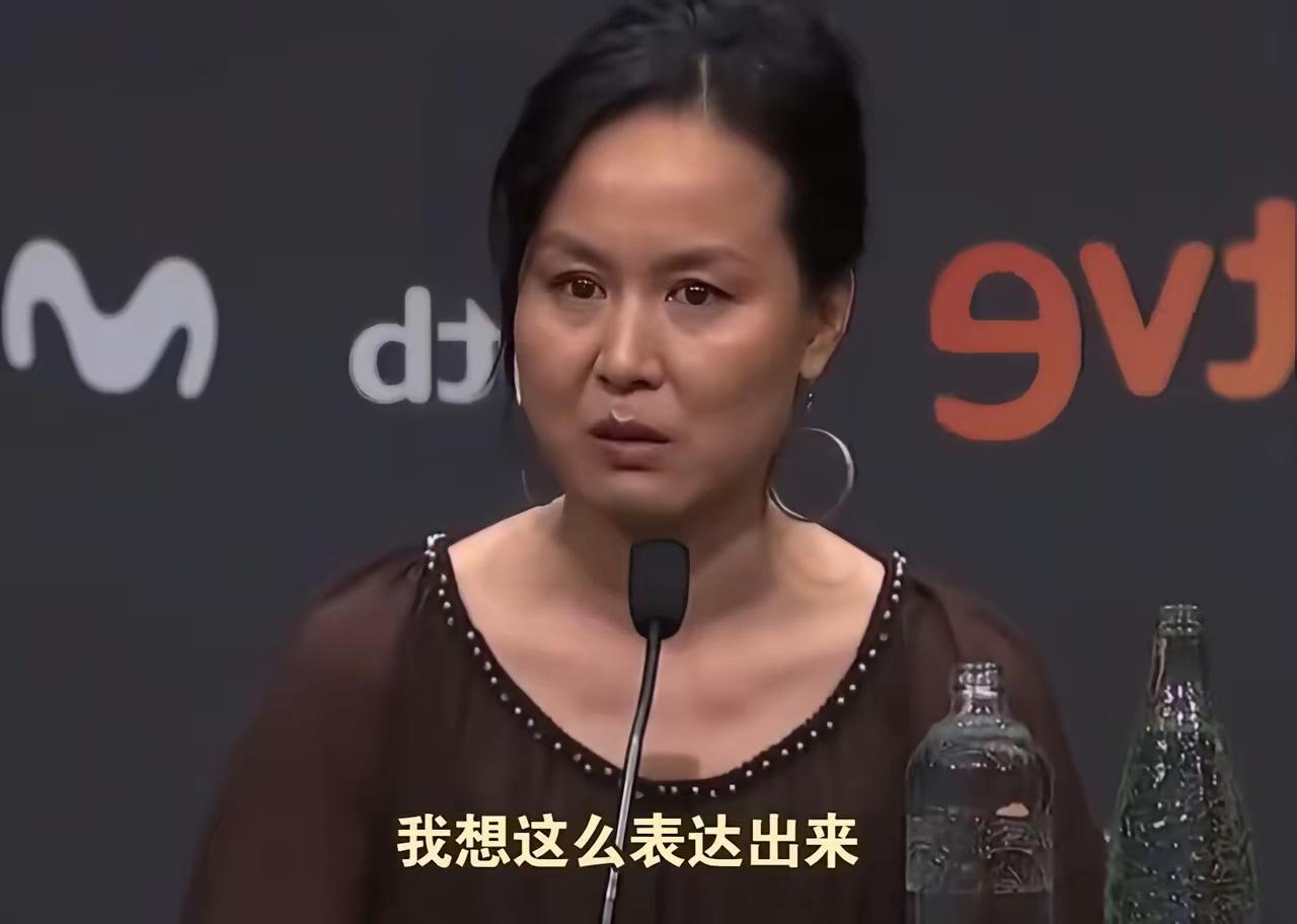 看看赵箫泓这张嘴脸，就知道判轻了。这就是在里面改造了十年后的感受：杀了老公，