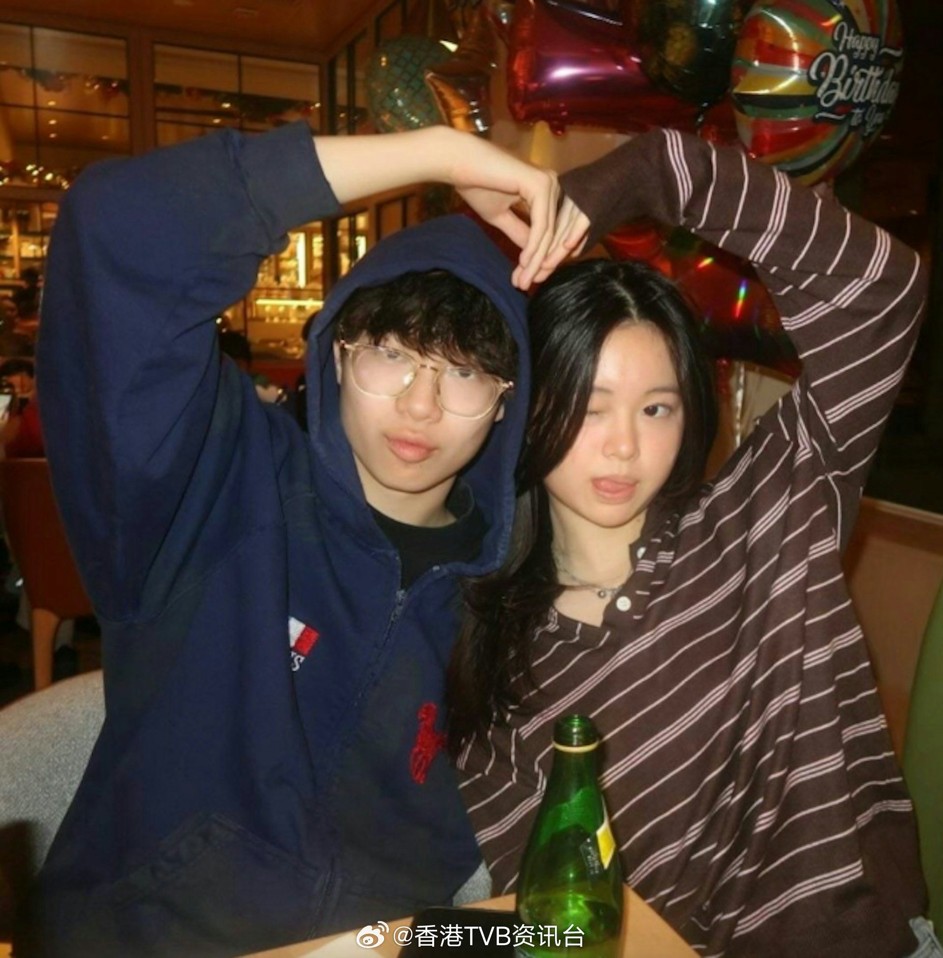 香港01：陈自瑶护女求放过　回应女儿与男友私人照泄密：我是艺人，她不是陈自瑶（Y