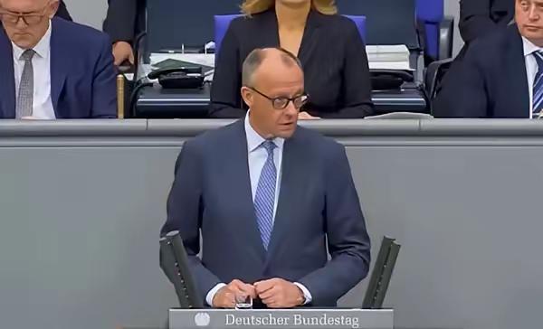 德国总理默茨6月12日在联邦议会上表示：“基辅对抗俄罗斯的行动也在捍卫我们的