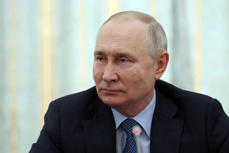 据朝鲜方面25日消息，朝鲜国务委员长金正恩收到了俄罗斯总统普京18日发来的贺电。