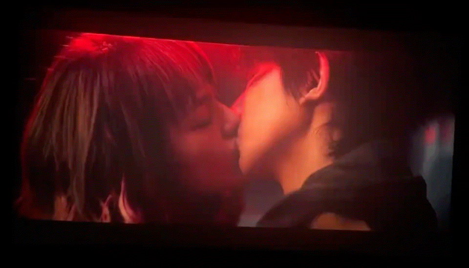 王源吻戏作为演员有吻戏还是比较正常的吧，而且看片段很有表现力呀～可能作为养成系偶