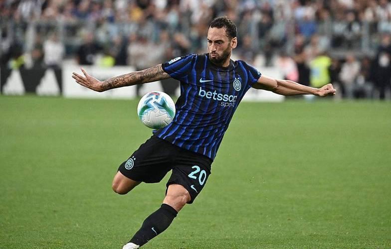 国米攻击力太强！国际米兰3：0胜佛罗伦萨，看上去佛罗伦萨输的不惨，其实完全是国