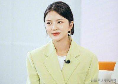 “青春会错过，但命是赚来的。”杜淳老婆王灿切掉一片肺，不卖惨反自封“四肺公主”。