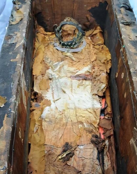 1958年，在郭沫若、吴晗的强烈要求下，国家终于决定打开万历皇帝的陵寝，谁料，棺