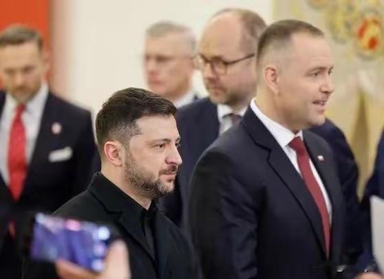 波兰总统当面指责泽连斯基，称乌克兰对波方自俄乌冲突爆发以来提供的援助不知感激。1