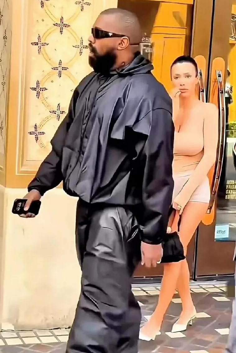 侃爷这么穿是一点都不热吗