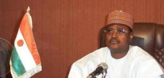 赖账中国4亿美金？赶走中企高管后，尼日尔变脸：希望中企涨工资…… 麻烦看官老