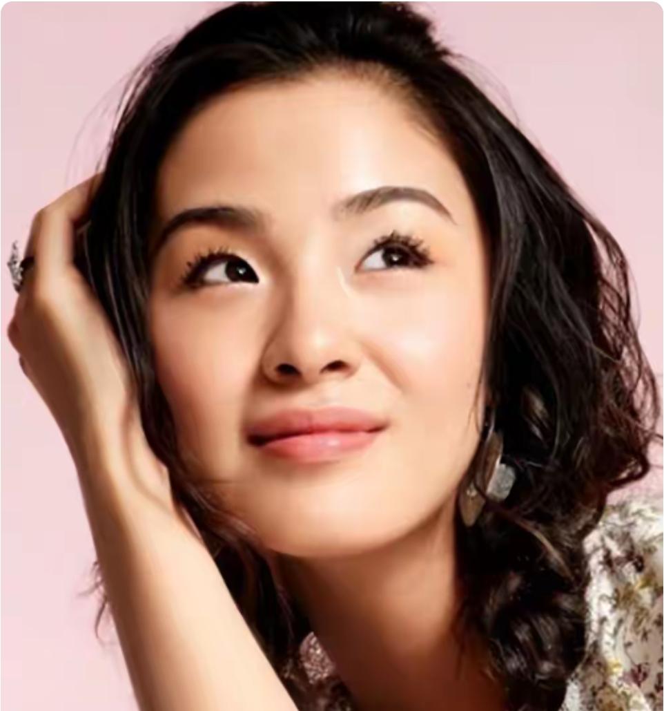 原来她是密春雷前妻，如今独居上海养龙凤胎，财富不受前夫影响娱乐明星