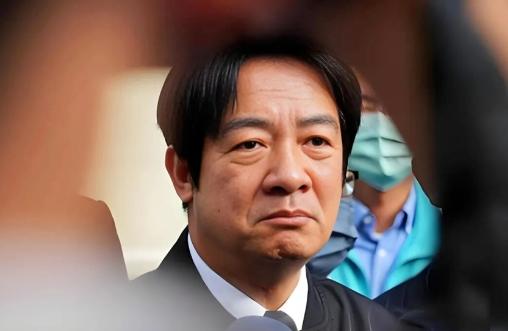 关掉台当局“代表处”！这则消息，如同“台独”分子群里被扔了一颗重磅“炸弹”，赖清