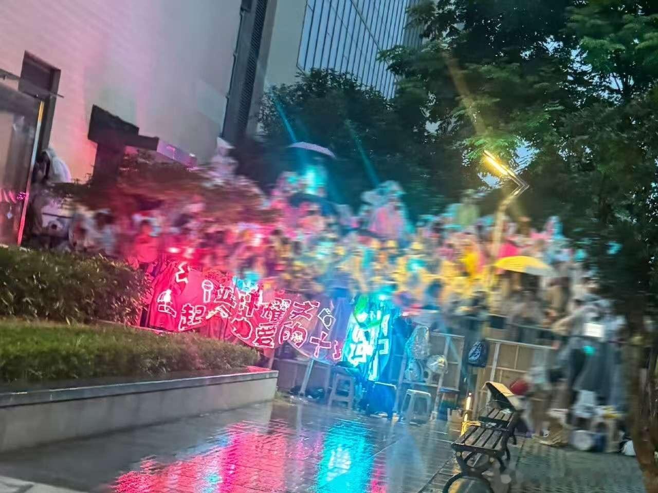 tg：今天gyws线下好多小厨啊，粉粉的很安心🤗🤗