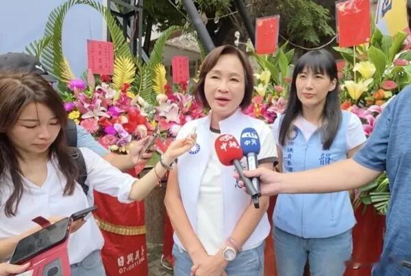 被问“是否支持一中”柯志恩回应了民进党高雄市长候选人赖瑞隆昨天质问对手柯