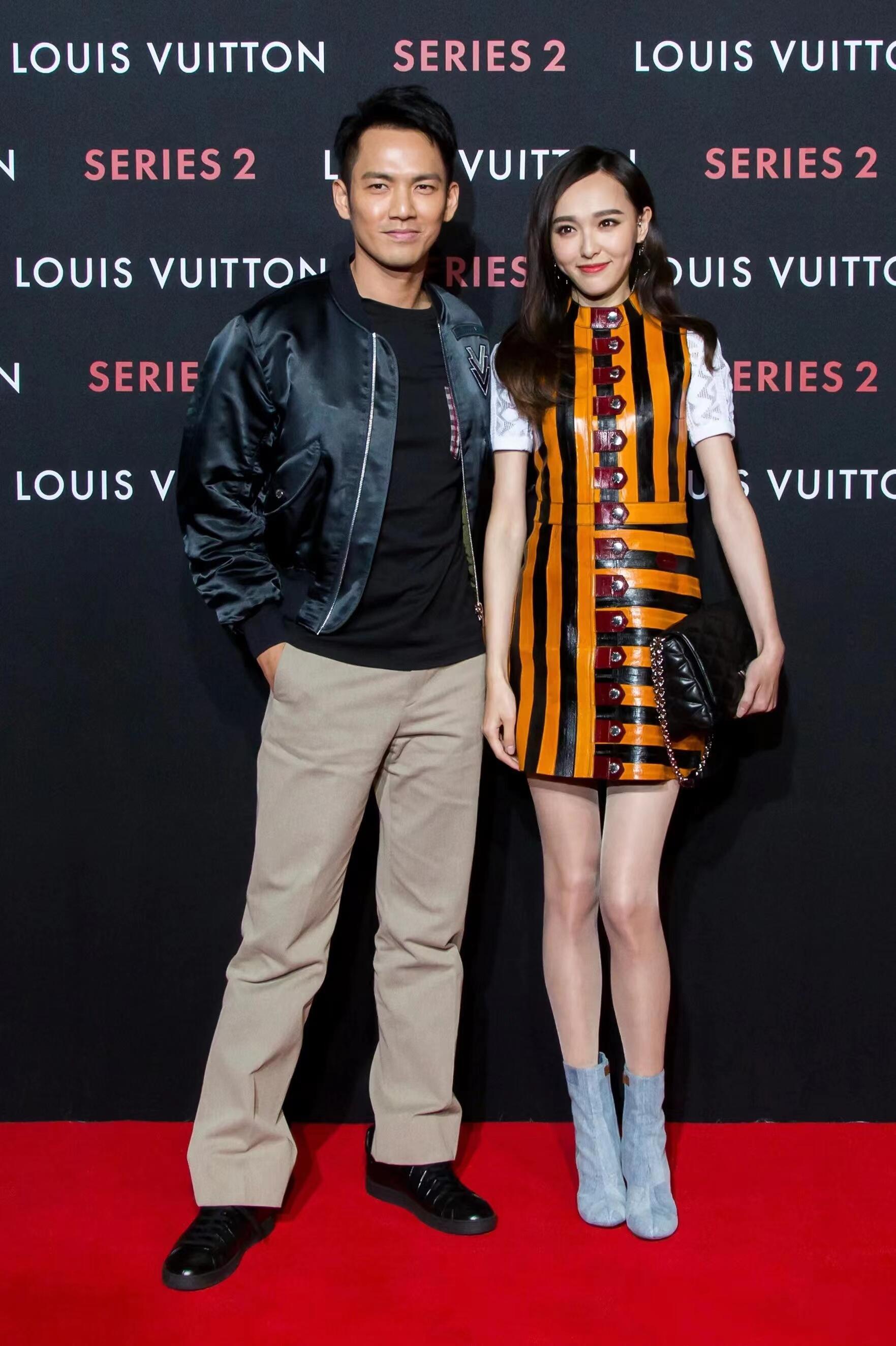 唐嫣年轻的时候好美啊！旁边那个男的是谁？​​​