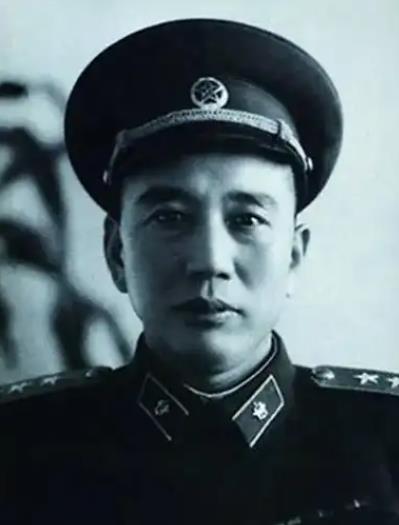 1951年，由马家军改编来的解放军7师，有部分官兵发动叛乱，王震叫来7师师长，气