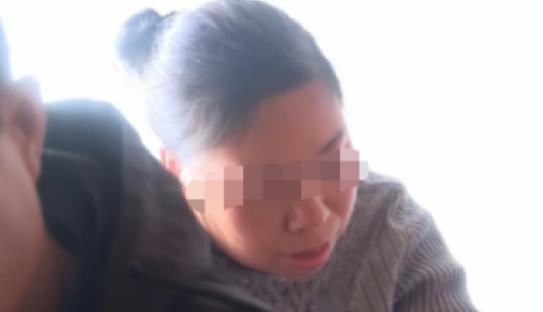 1987年，一浙江男子在工地上受伤，丧失了性功能，不久后妻子就失踪了，他疯狂寻找