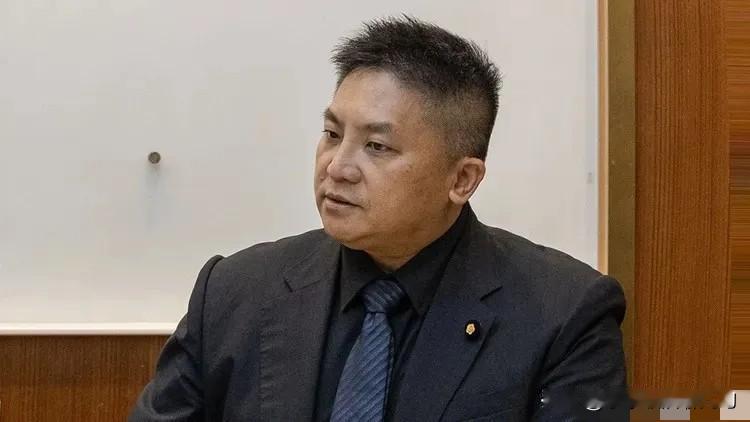 郑丽文这是人没选对，纯属给自己挖坑啊！国民党文传会主委吴宗宪，今天下午聊军