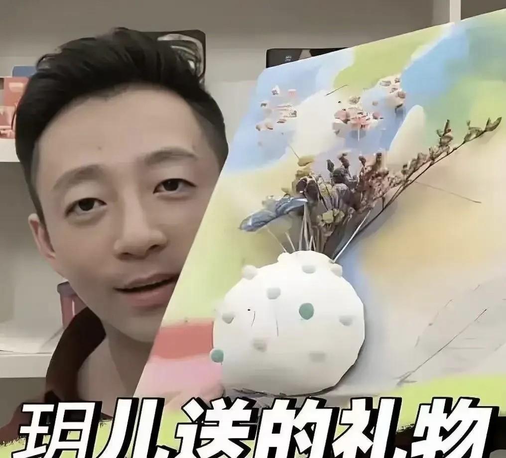 汪小菲家开始狂晒礼物了！小玥儿知道他们回台湾，偷偷给他们准备了惊喜礼物，S妈都