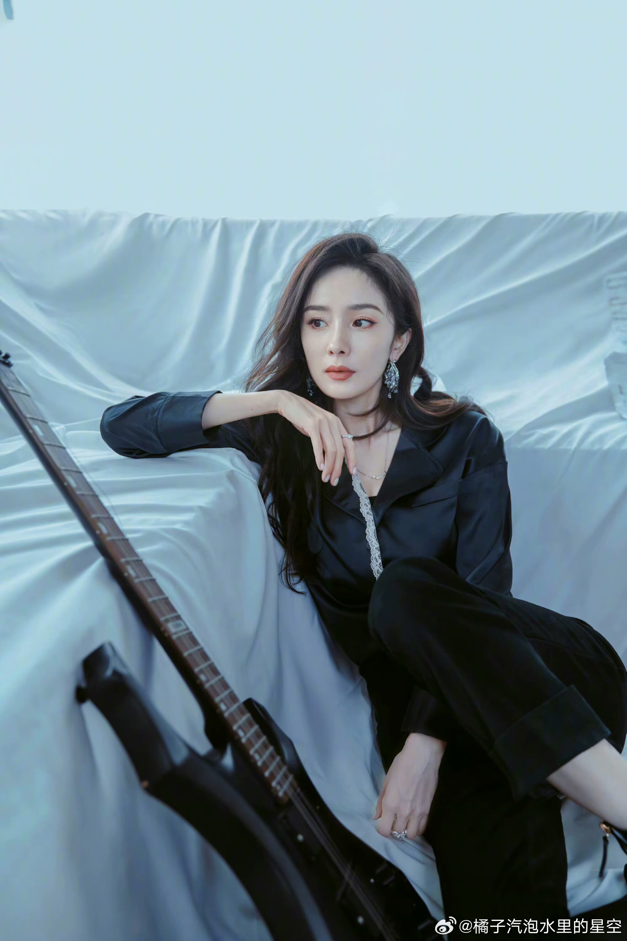 杨幂🦊杨幂宝家洁品牌全球代言人这个世界既不是有钱人的世界，也不是有权人的