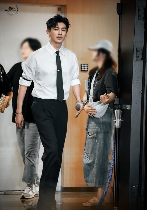 放眼內娱圈，长腿帅哥，还有谁比他俩更帅的呢？绝对没有了！但他俩又是谁更帅呢？