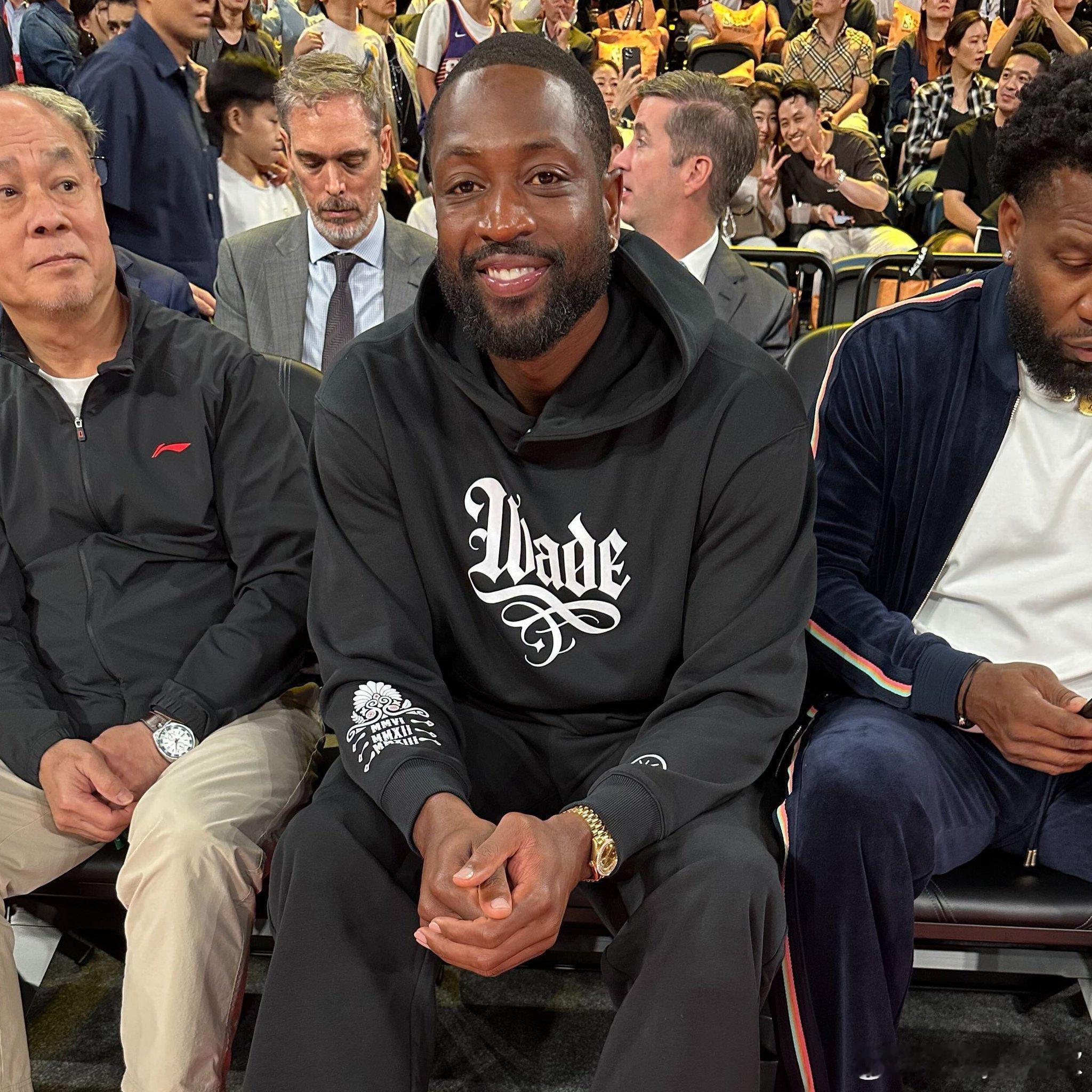 NBA中国赛来的嘉宾可真不chuo姚明，奥尼尔，韦德，林书豪，成龙，贝克汉姆。是