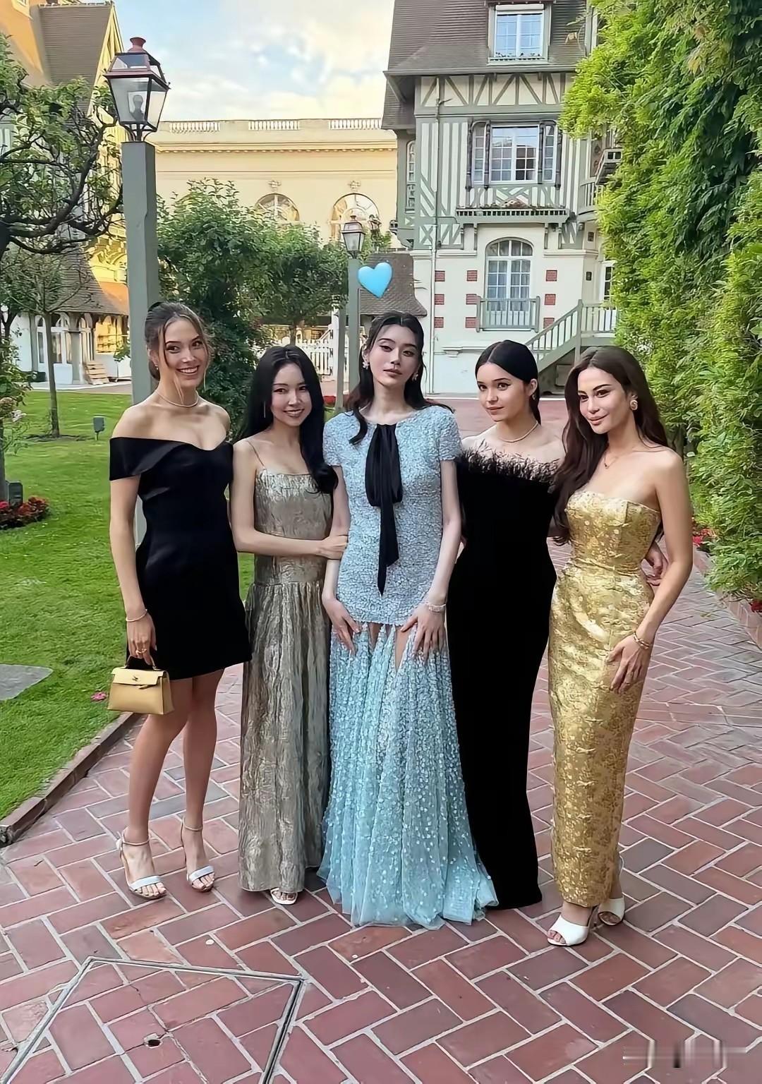 奚梦瑶与何猷君早在2019年就订了婚，后来育有一子一女，为啥现在才办婚礼？原因