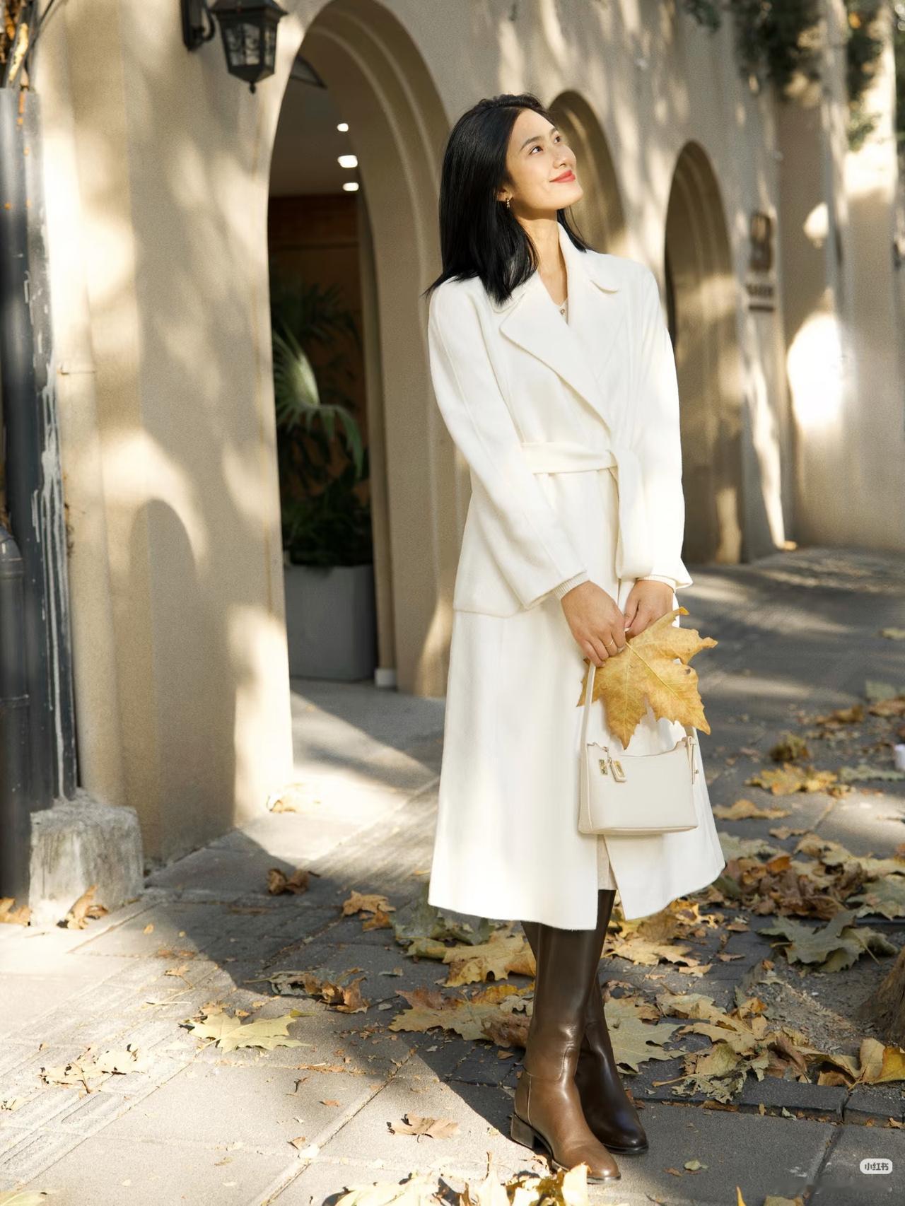 穿衣服选对颜色有多重要?穿衣服选对颜色，不仅能让一个人看上去肤色显白，也能让人看