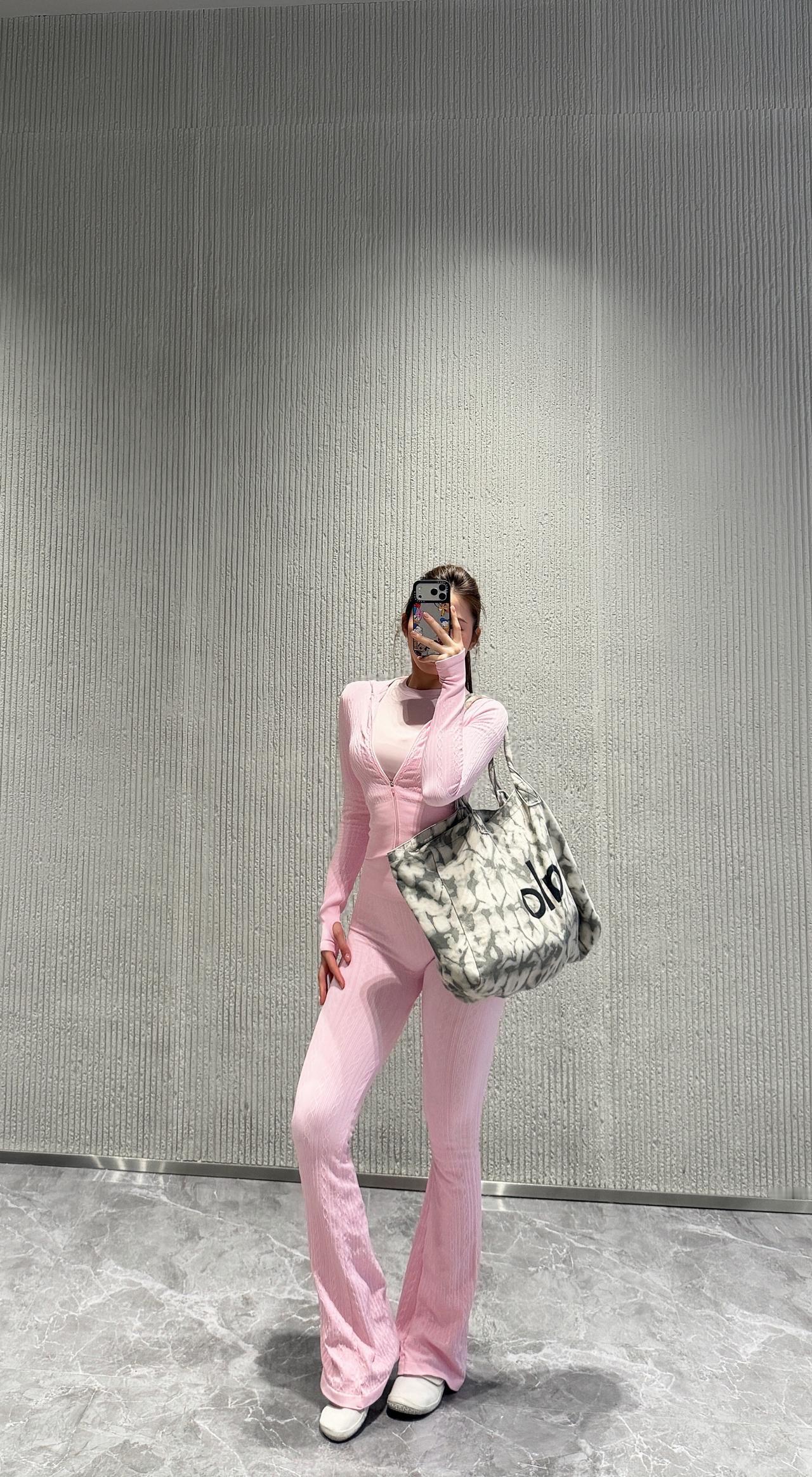 邓紫棋谁的青春里没有一首邓紫棋粉色系穿搭