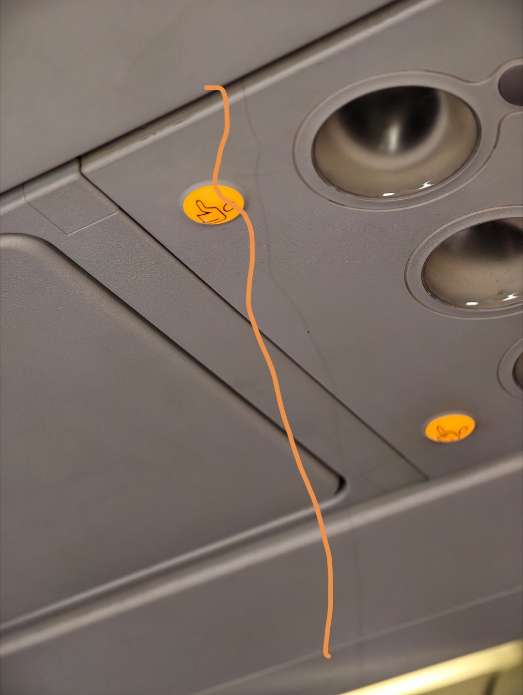 果然飞机上啥都有薅这一根挺疼的吧