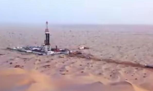 沙漠下面几乎全都是石油，那么咱们为什么不开采，说白了，不是咱们不开采，而是咱们没